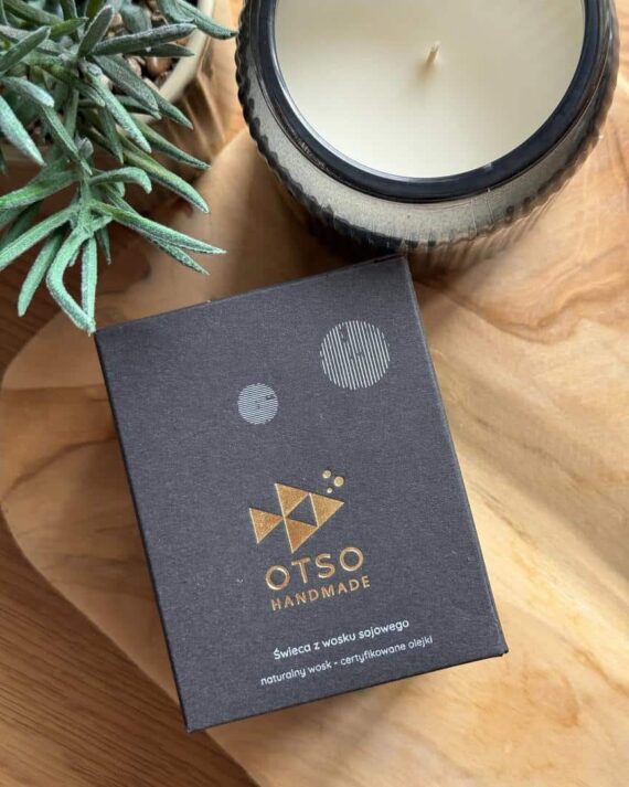 Eko opakowanie z czarnego papieru