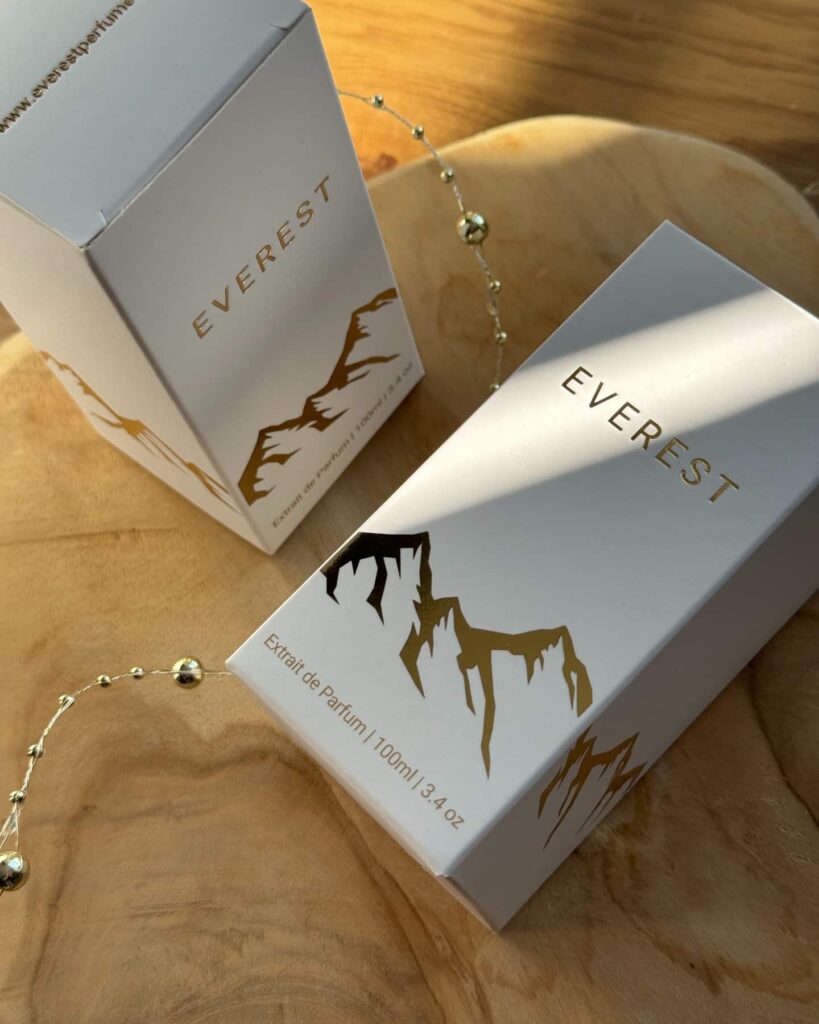 Ekskluzywne Opakowania z Hot-Stampingiem i Folią Soft