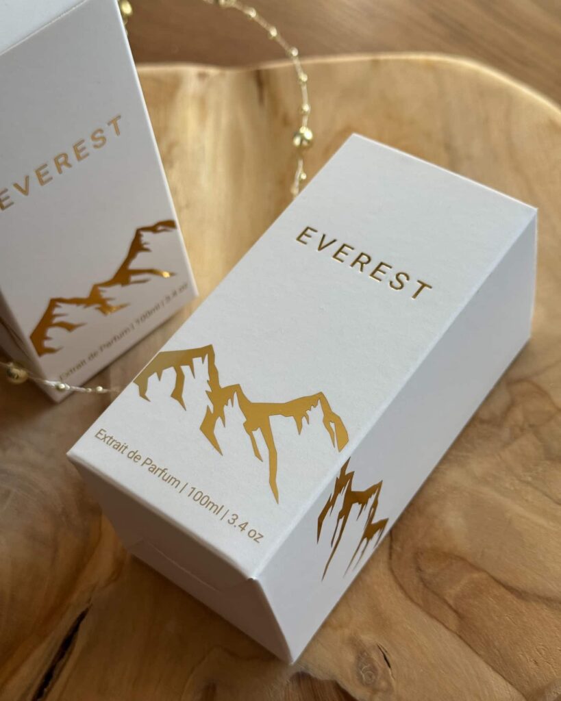 Ekskluzywne Opakowania z Hot-Stampingiem i Folią Soft